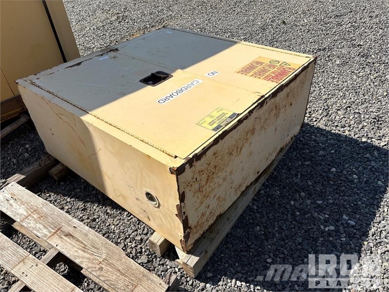  Quantity of (2) 43-Wx18-Dx44-T Fire Cabinets مكونات أخرى