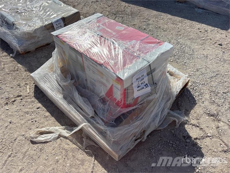 Quantity of (2) 6,000 Btu Frigidaire Air Condition Sildīšanas un atkausēšanas iekārtas