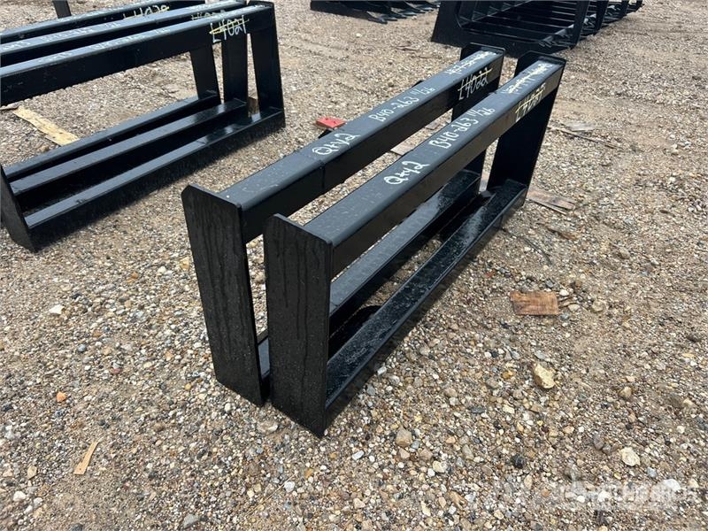 Quantity of (2) All Star Skid Steer Attachment Mou مكونات أخرى