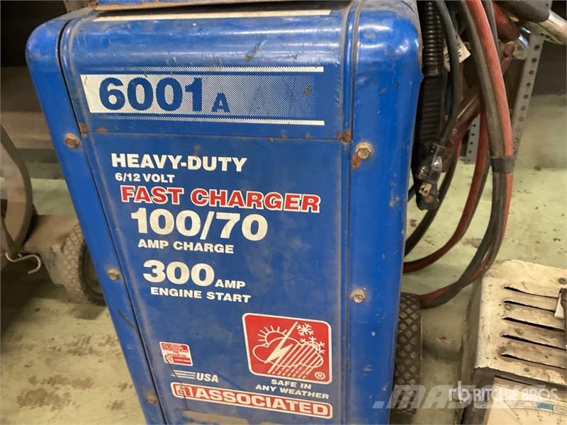  Quantity of (2) Battery Charger Laadijad