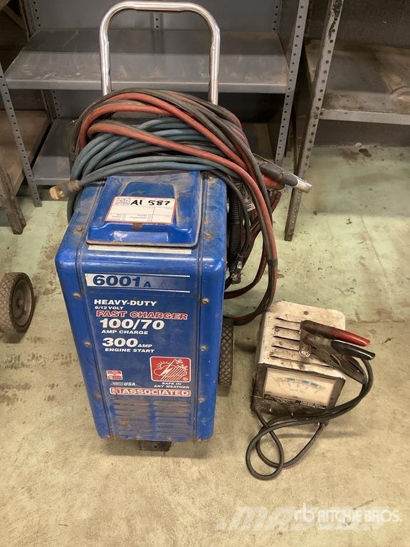  Quantity of (2) Battery Charger Laadijad