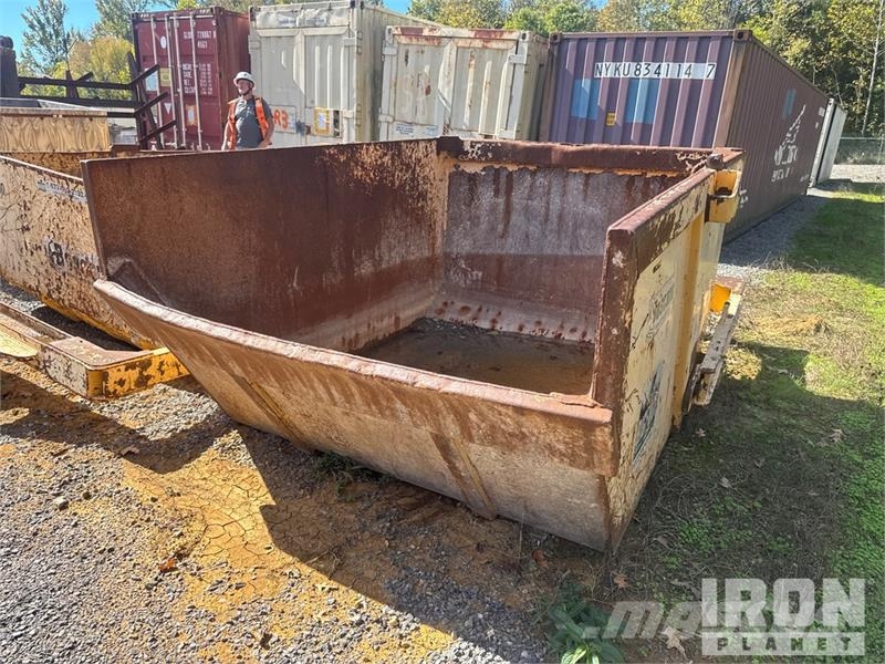 Quantity of (2) Boscaro 132 in Bucket クレーン部品と設備