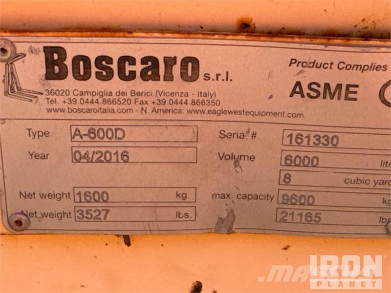Quantity of (2) Boscaro 132 in Bucket クレーン部品と設備