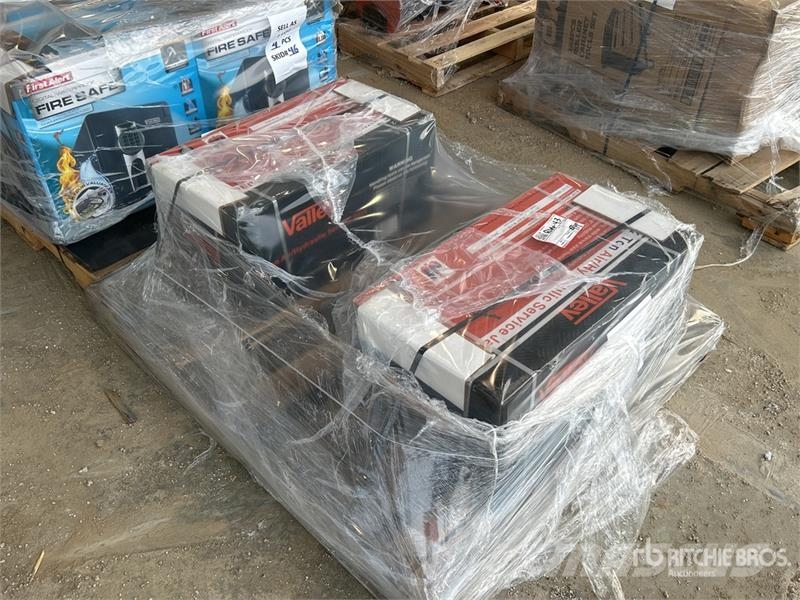 Quantity of (2) Boxes of 22 Ton Service Jack Sonstige Baumaschinen