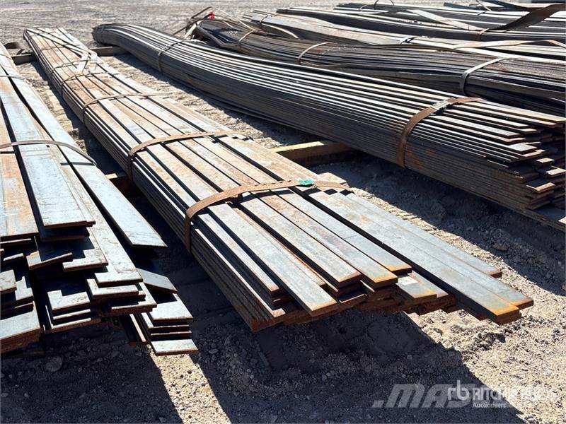 Quantity of (2) Bundles of Flat Bars (1) 2 1/2 in Vitle, dvigala in gradbeni dvižni sistemi