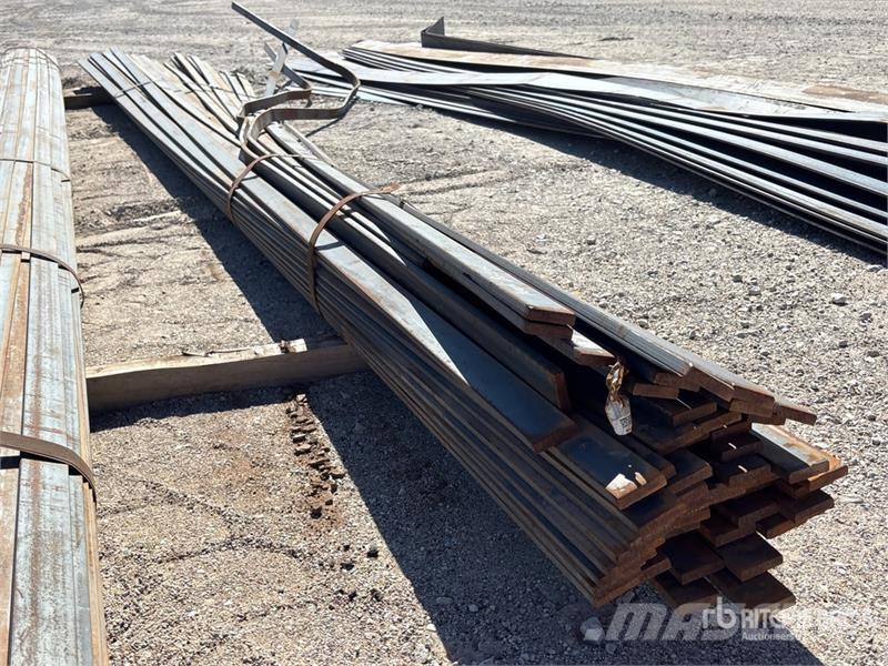 Quantity of (2) Bundles of Flat Bars (1) 2 1/2 in Vitle, dvigala in gradbeni dvižni sistemi