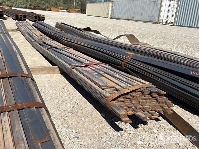 Quantity of (2) Bundles of Flat Bars (1) 2 1/2 in Vitle, dvigala in gradbeni dvižni sistemi