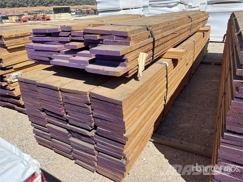Quantity of (2) Bundles of Lumber 其他組件