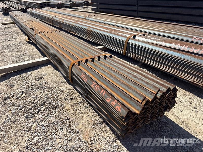 Quantity of (2) Bundles of Angle Iron (1) 3/4 in x Vintsid, telfrid ja materjaliliftid