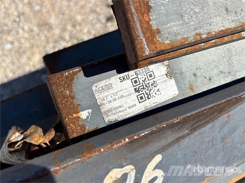 Quantity of (2) Bundles of Flat Bars (1) 2 1/2 in Vitle, dvigala in gradbeni dvižni sistemi