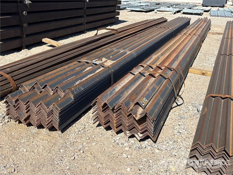 Quantity of (2) Bundles of 2 in x 2 in x 1/8 in 20 Vintsid, telfrid ja materjaliliftid