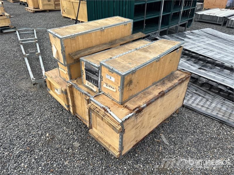  Quantity of (2) Control Panel معدات البناء - غير ذلك