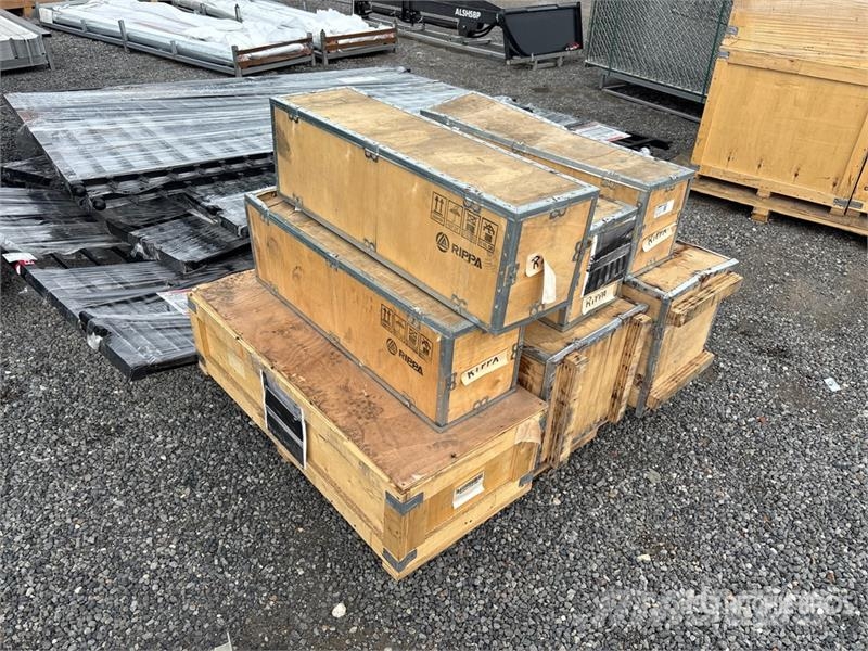  Quantity of (2) Control Panel معدات البناء - غير ذلك