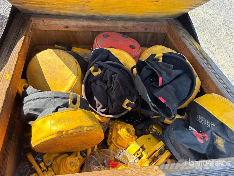 Quantity of (2) Crates of Contractor supplies Entreprenør - Andet