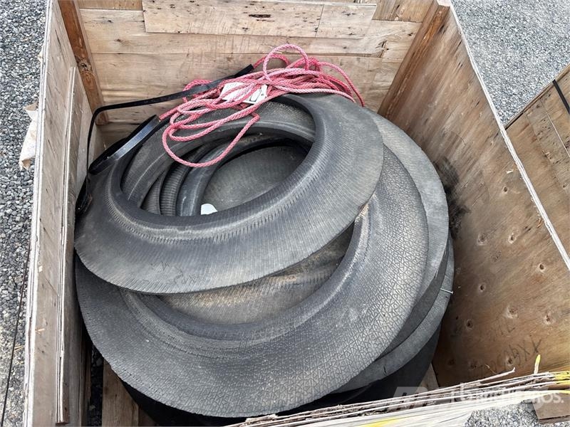  Quantity of (2) Crates of Traffic Barrel Tire Ring Ostale kargo komponente
