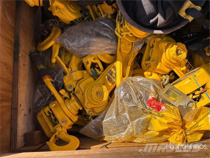 Quantity of (2) Crates of Contractor supplies Entreprenør - Andet