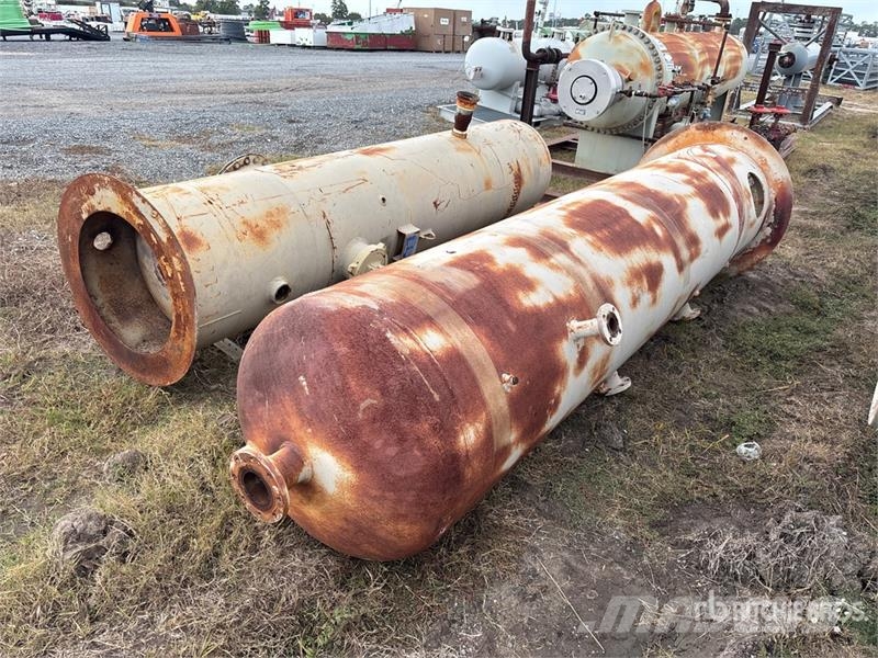  Quantity of (2) Flare Knockout Drums معدات التجهيز