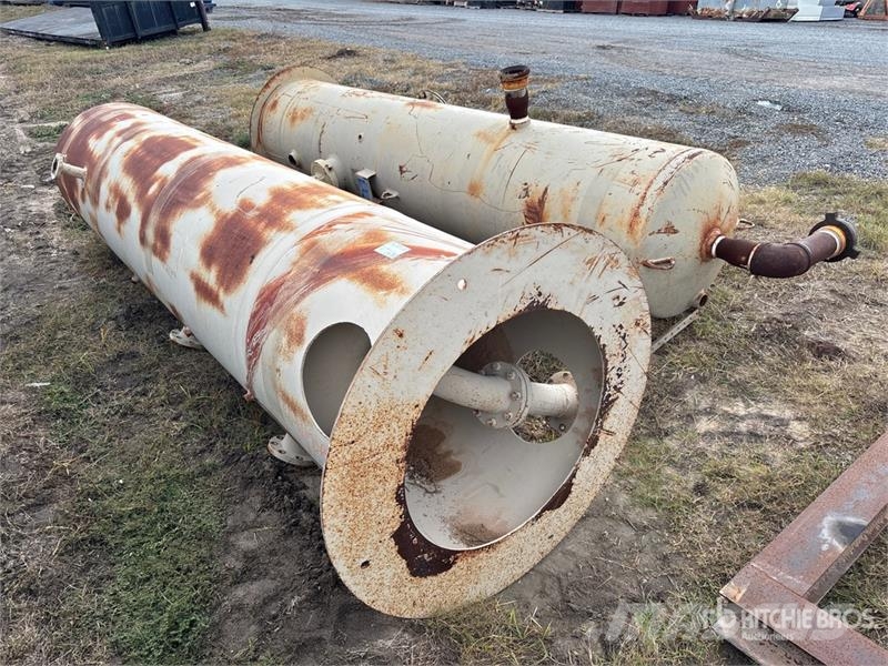  Quantity of (2) Flare Knockout Drums معدات التجهيز