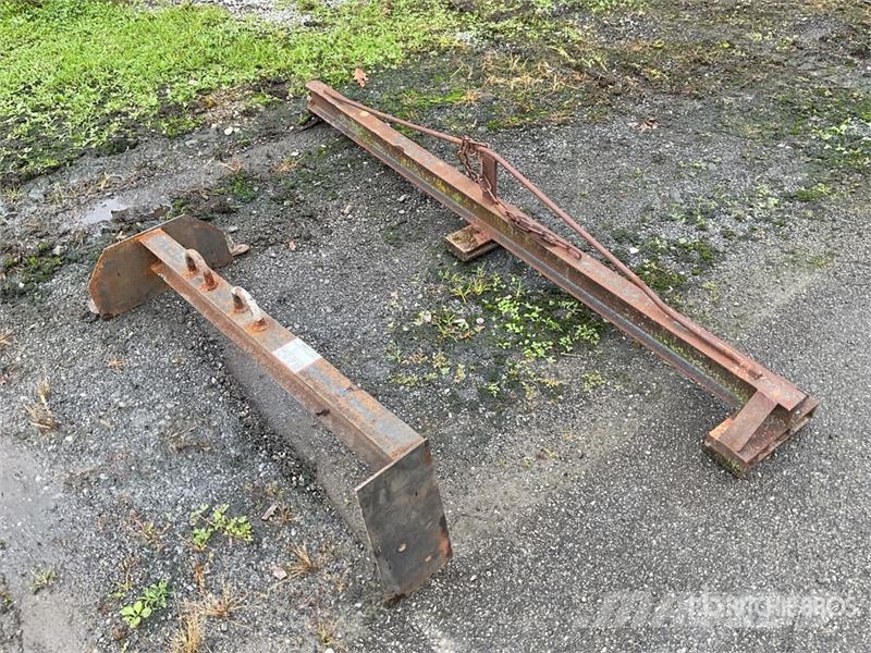 Quantity of (2) Forklift Lifting Attachments Andet tilbehør