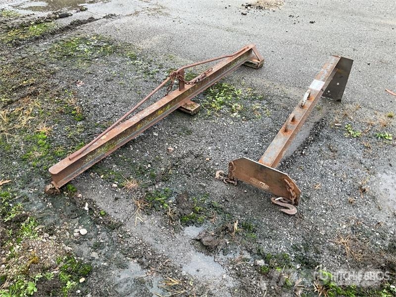 Quantity of (2) Forklift Lifting Attachments Andet tilbehør