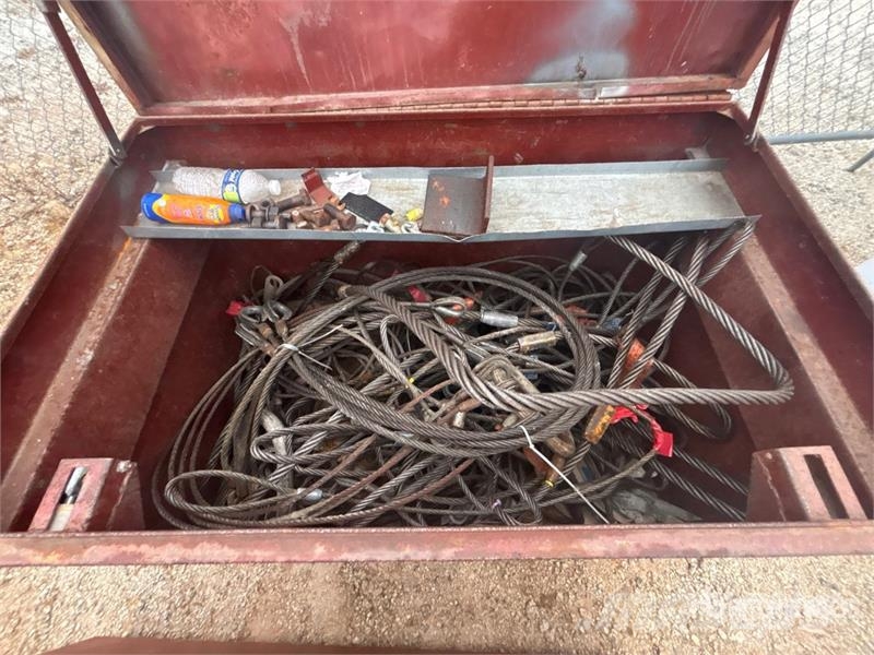 Quantity of (2) Gang Boxes of Wire Rope Slings أجزاء ومعدات رافعات