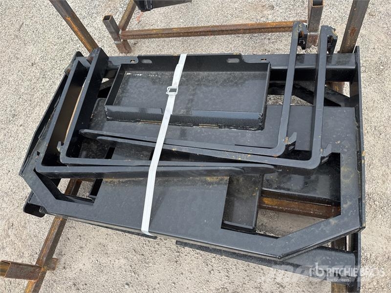 Quantity of (2) GIYI GY-FR47 36 in Mini Skid Stee Horquillas