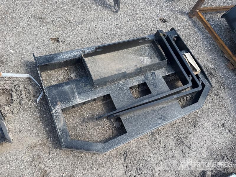  Quantity of (2)  GIYI GY-FR47 36 in Mini Skid Stee Çatallar