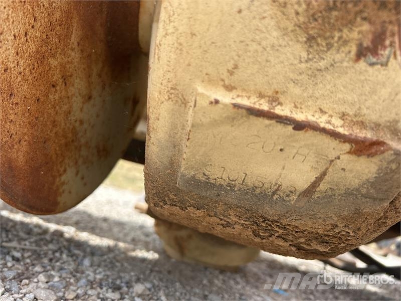 Quantity of (2) Hydraulic Braden Truck Winch's Muud osad