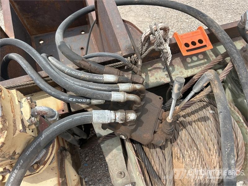 Quantity of (2) Hydraulic Braden Truck Winch's Muud osad
