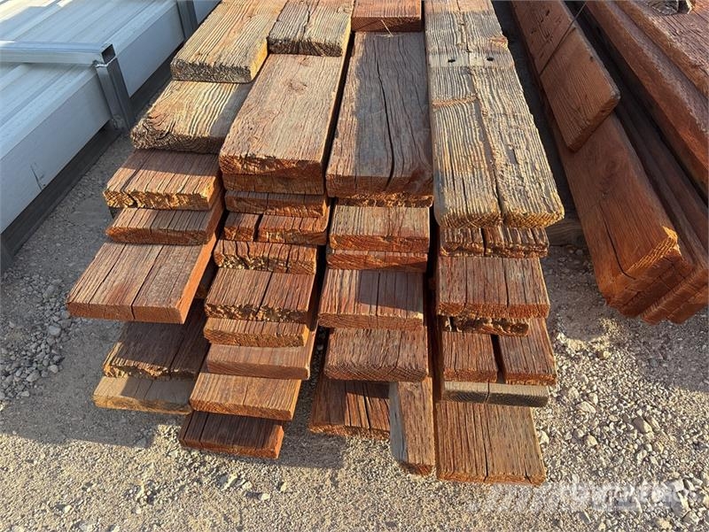 Quantity of 2 in x 7 in Lumber Egyéb alkatrészek