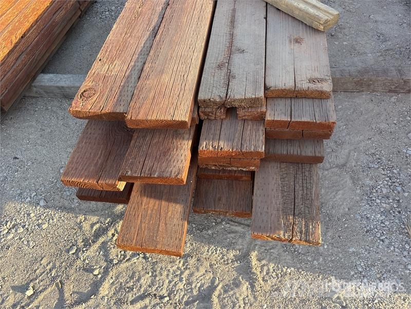  Quantity of 2 in x 7 in Lumber مكونات أخرى