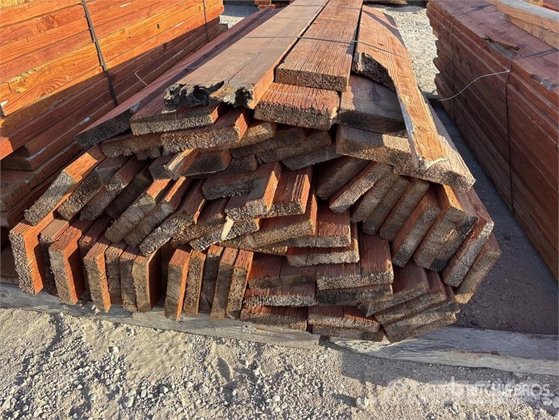  Quantity of 2 in x 7 in Lumber Egyéb alkatrészek