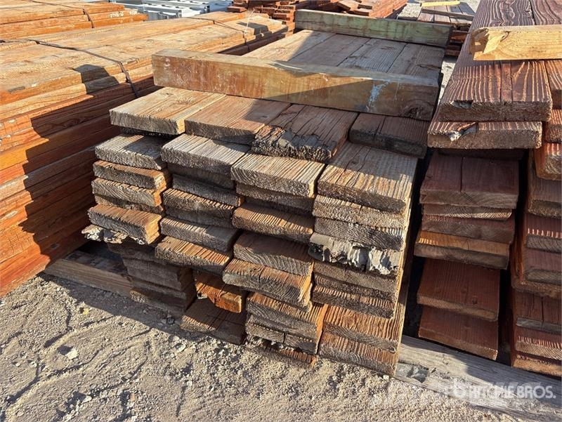 Quantity of 2 in x 7 in Lumber Egyéb alkatrészek