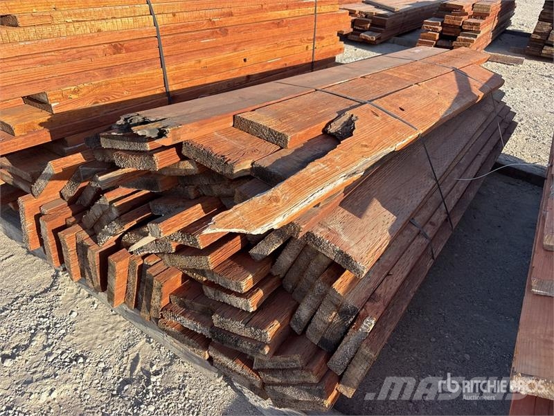  Quantity of 2 in x 7 in Lumber Egyéb alkatrészek