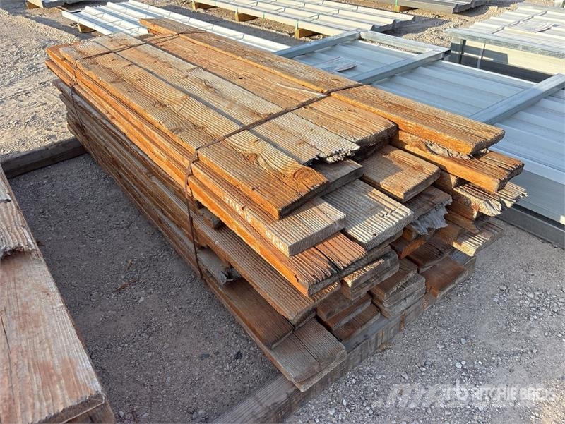 Quantity of 2 in x 7 in Lumber Egyéb alkatrészek