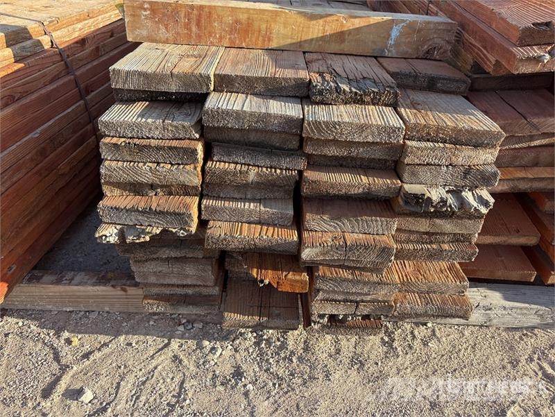 Quantity of 2 in x 7 in Lumber Egyéb alkatrészek