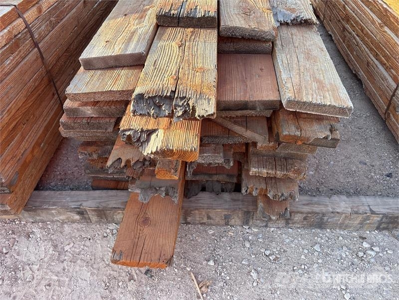 Quantity of 2 in x 7 in Lumber Egyéb alkatrészek