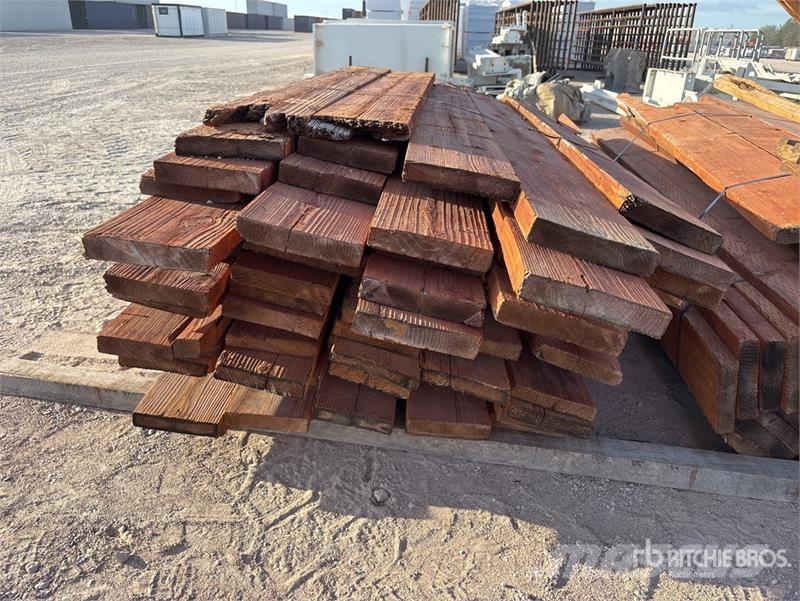  Quantity of 2 in x 7 in Lumber مكونات أخرى