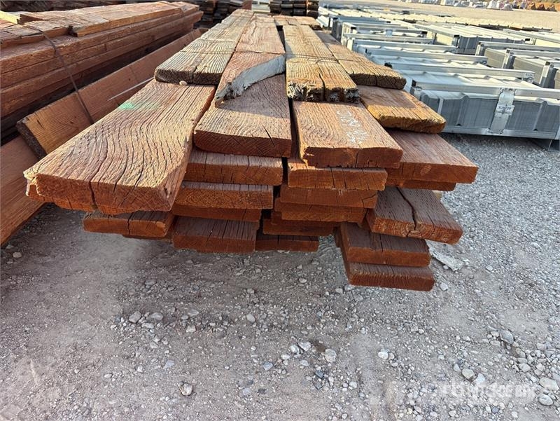 Quantity of 2 in x 7 in Lumber Egyéb alkatrészek