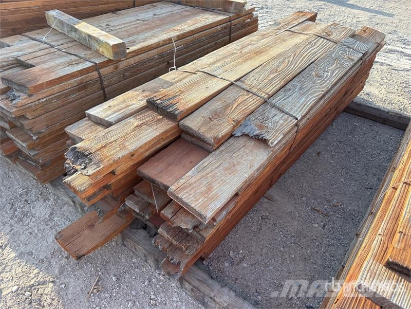Quantity of 2 in x 7 in Lumber Egyéb alkatrészek