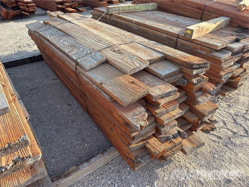 Quantity of 2 in x 7 in Lumber Egyéb alkatrészek
