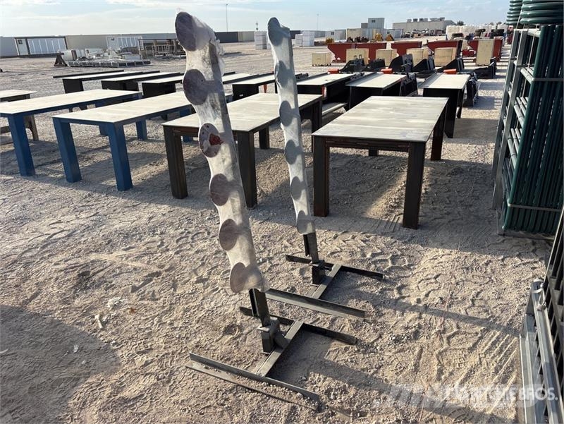 Quantity of (2) Kit Containers DT14 Targets (Unus Other components