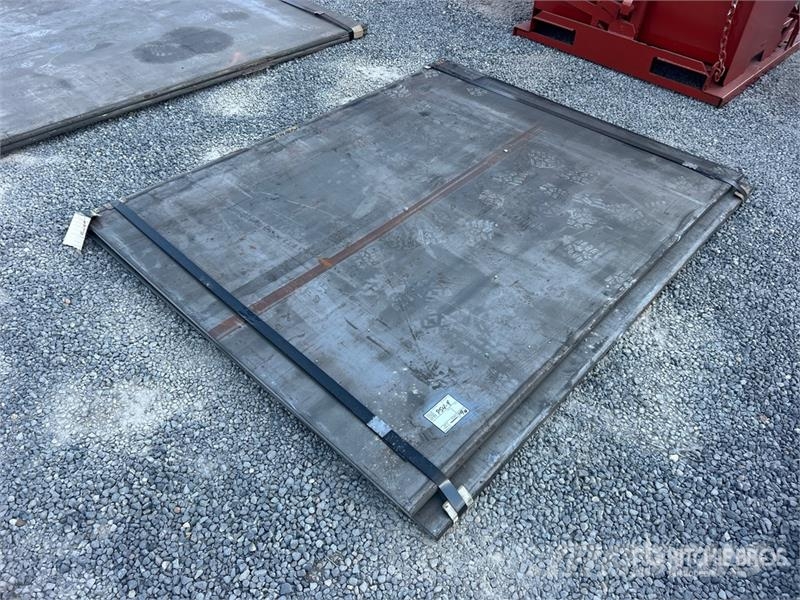 Quantity of (2) Kit Containers Steel 5 ft 2 in x Outros componentes