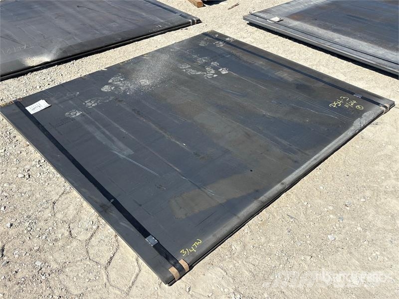 Quantity of (2) Kit Containers 6 ft x 7 ft (.75 in Outros componentes