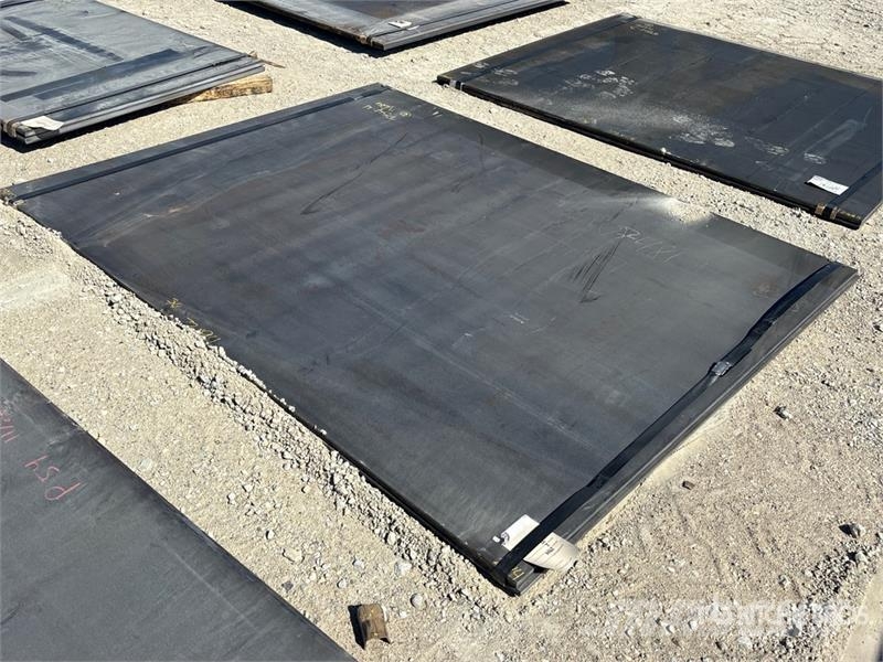 Quantity of (2) Kit Containers 6 ft x 7 ft 10 in ( Outros componentes
