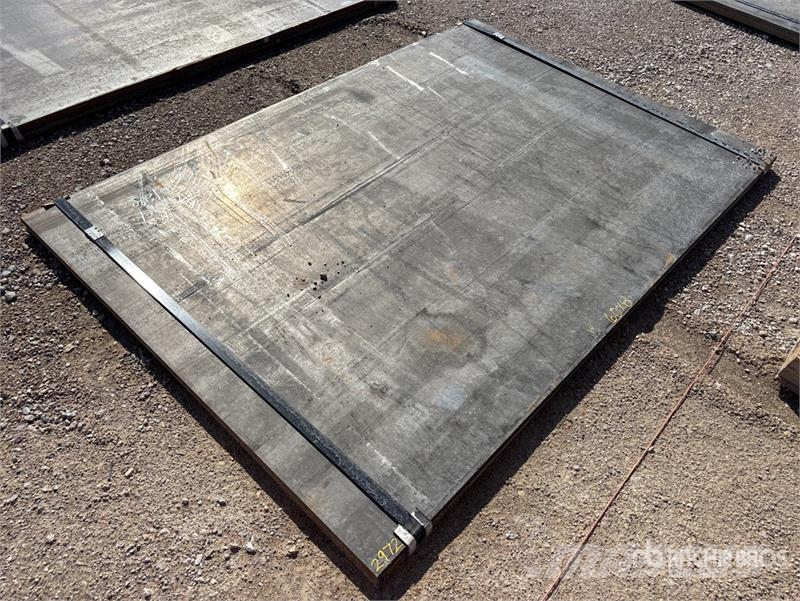 Quantity of (2) Kit Containers Steel 5 ft x 7 ft Andre komponenter
