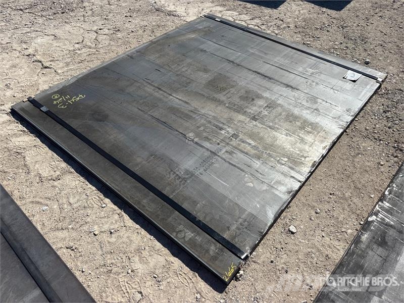 Quantity of (2) Kit Containers 6 ft x 7 ft (.75 in Outros componentes