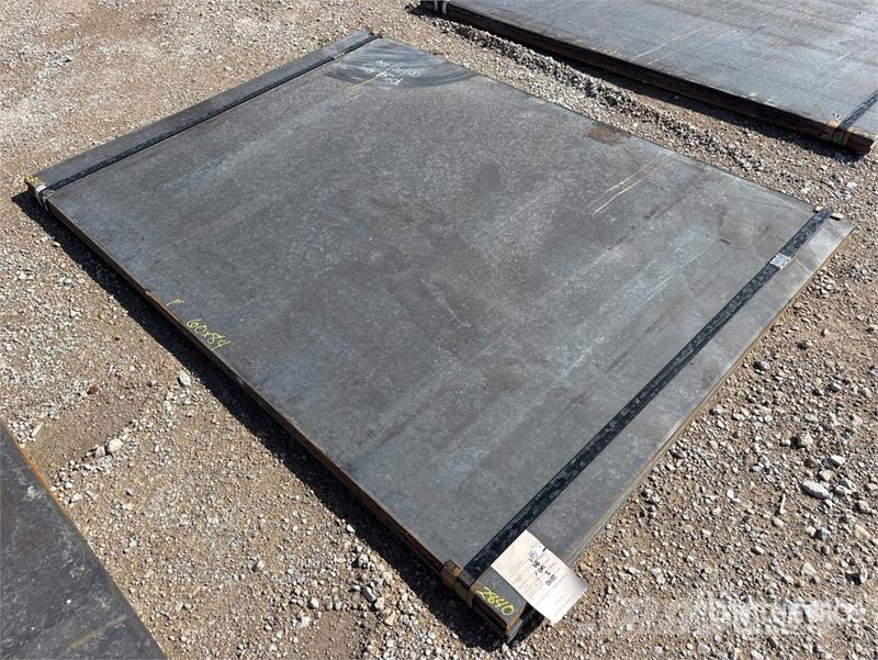Quantity of (2) Kit Containers Steel 5 ft x 7 ft Andre komponenter