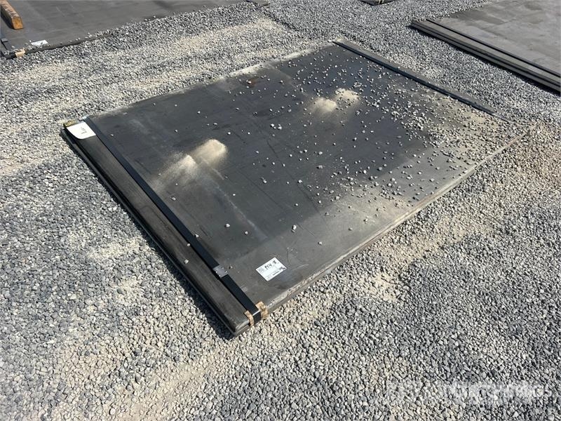 Quantity of (2) Kit Containers Steel 6 ft 4 in x Drugi deli