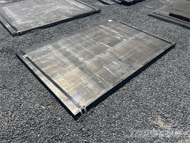 Quantity of (2) Kit Containers 5 ft x 7 ft 7 in R Outros componentes